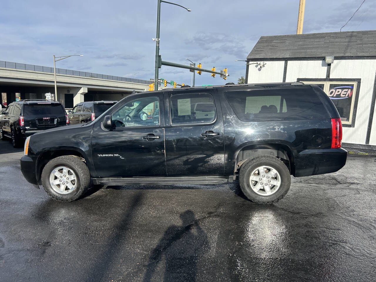 Used 2014 GMC Yukon XL SLT image 4