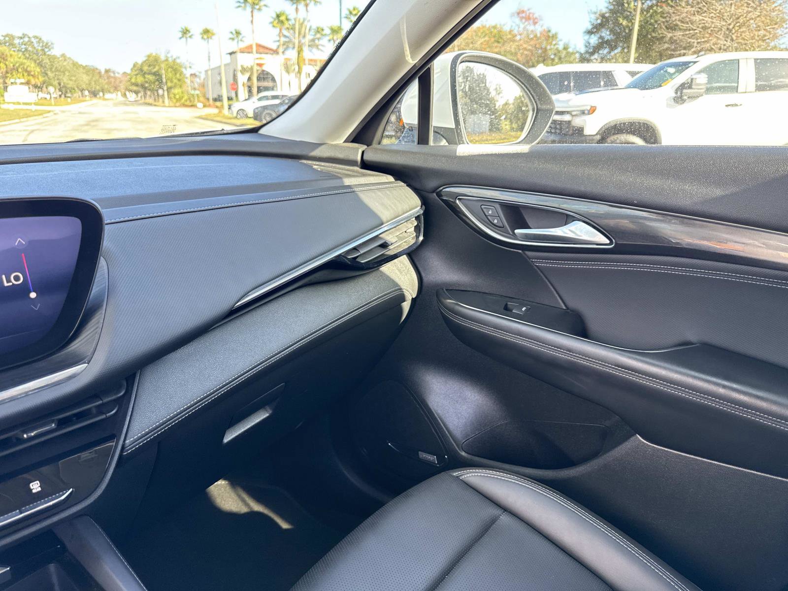 Used 2025 Buick Envision Preferred image 22