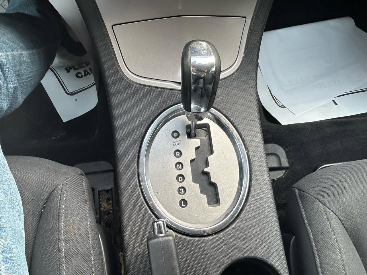 Used 2010 Chrysler Sebring Touring FWD image 22