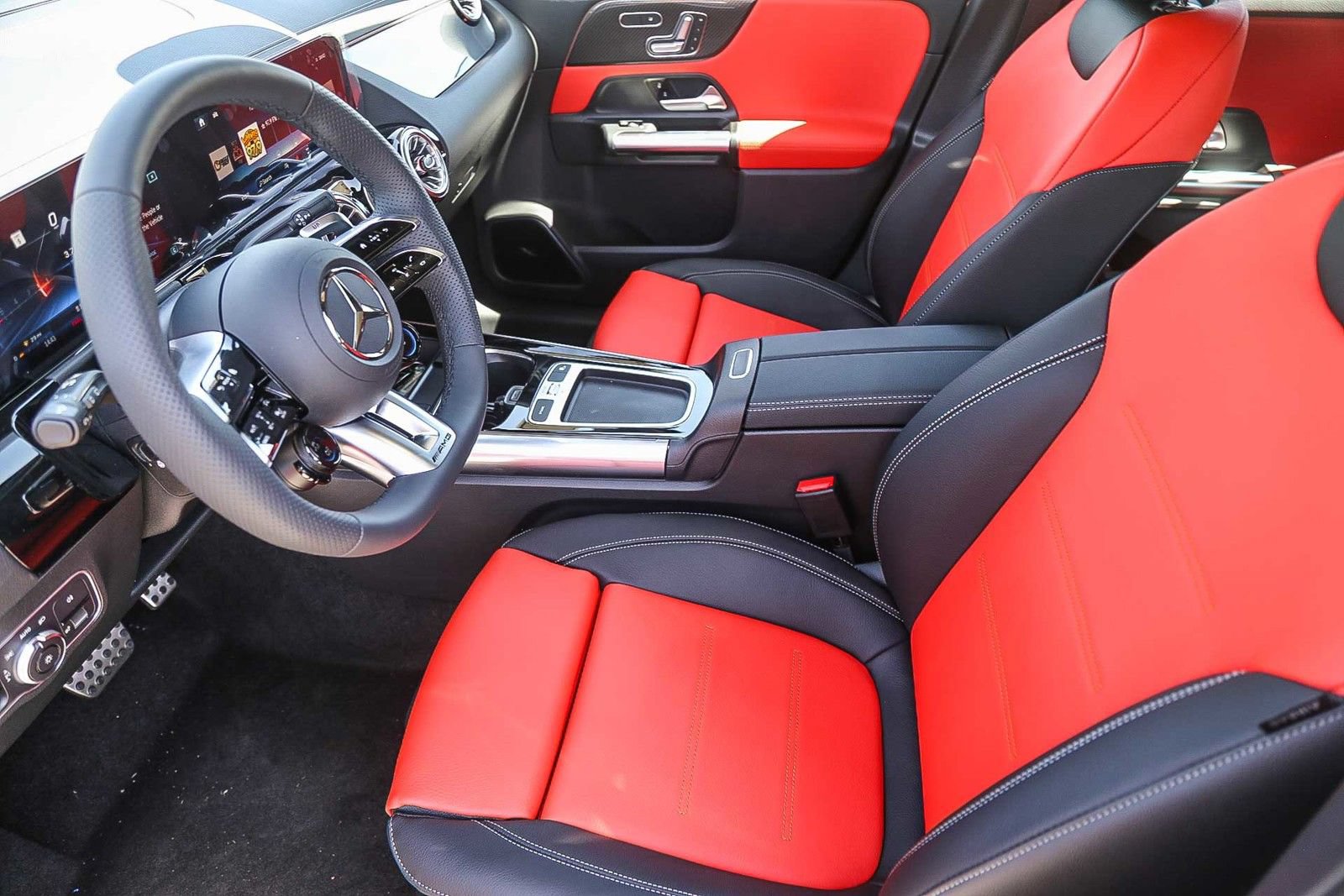 New 2026 Mercedes-Benz GLA 35 AMG 4MATIC image 17