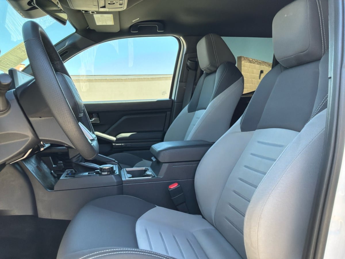 Used 2025 Toyota Tacoma TRD Sport AWD/4WD image 17
