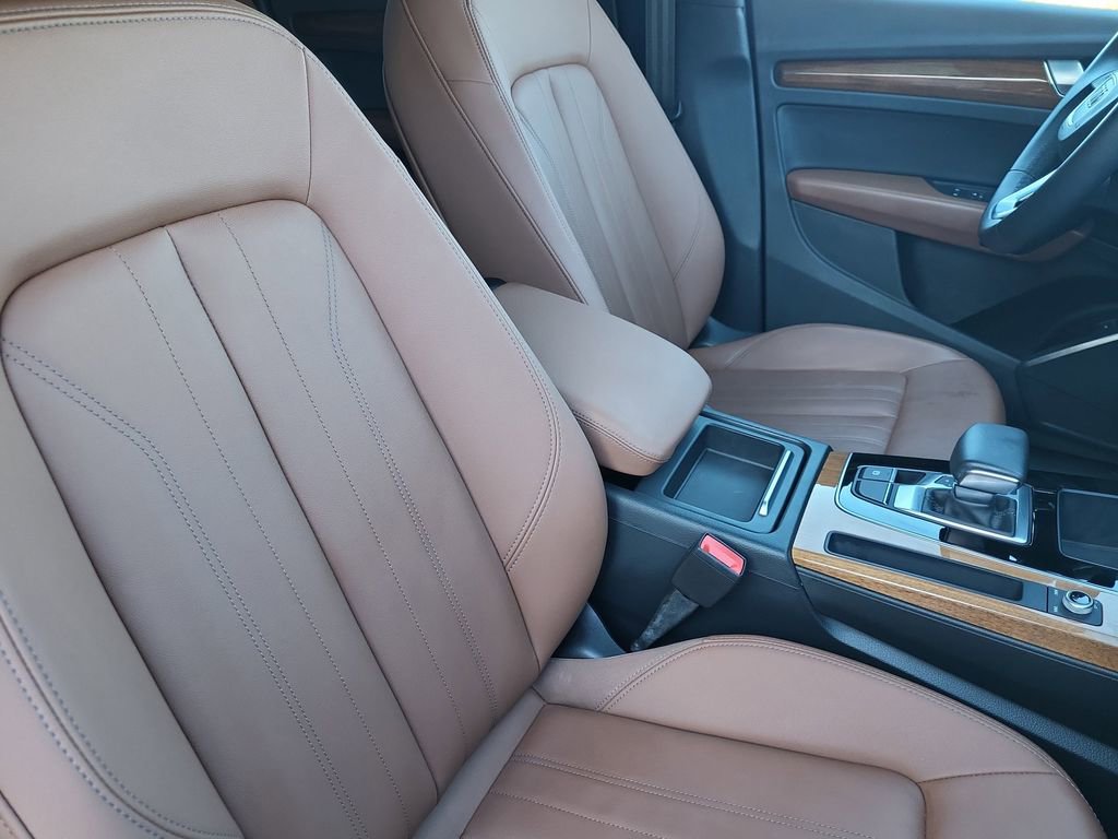 Used 2022 Audi Q5 2.0T Premium w/ Convenience Package image 19