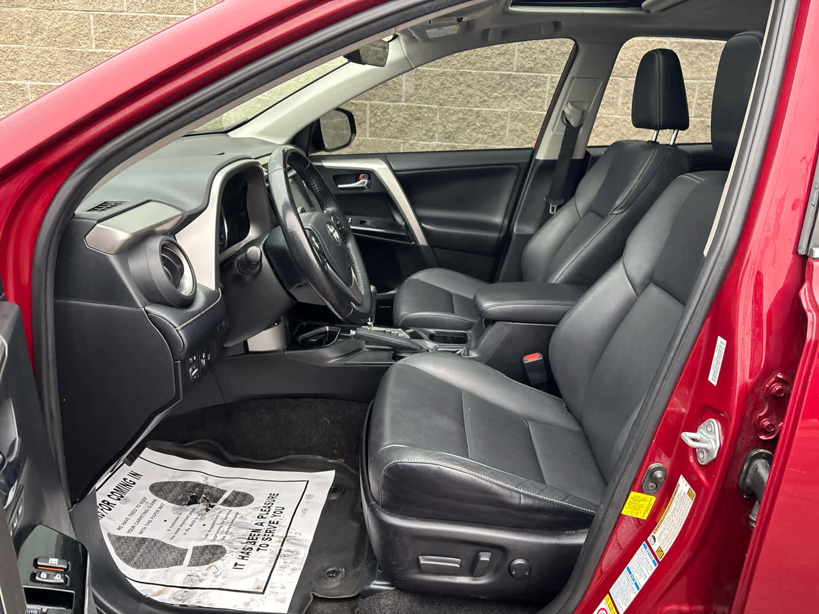 Used 2018 Toyota RAV4 Limited image 13