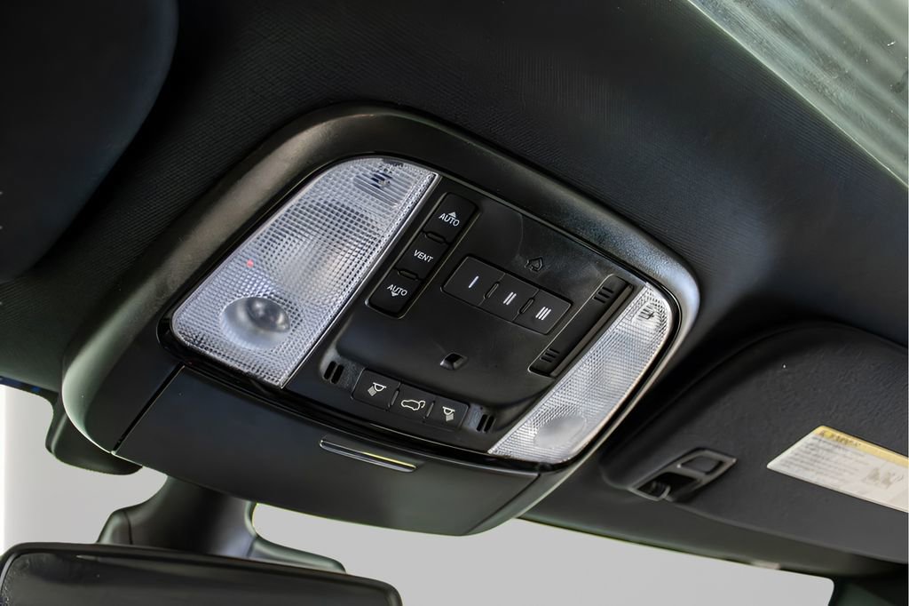 Used 2024 Dodge Durango R/T AWD/4WD image 18