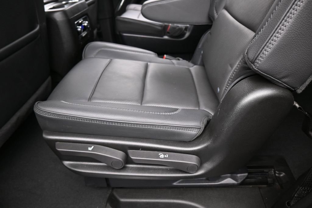 Used 2025 GMC Yukon Denali AWD/4WD image 36