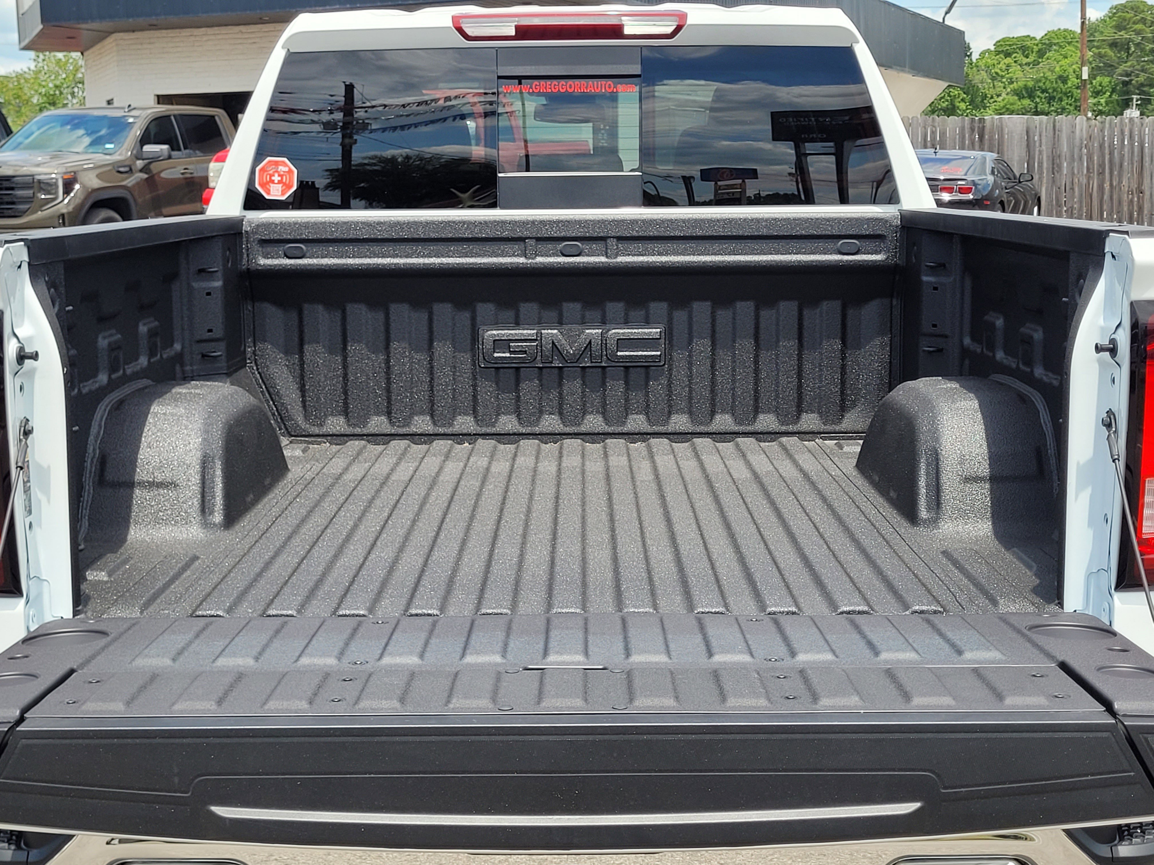 New 2026 GMC Sierra 1500 SLT w/ SLT Premium Plus Package AWD/4WD image 9
