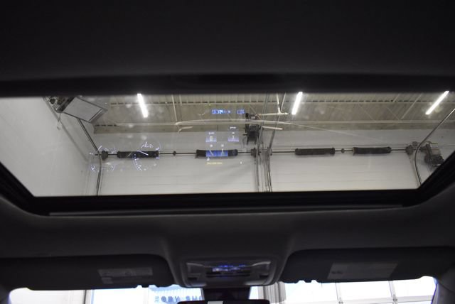 Used 2019 Toyota Highlander SE AWD/4WD image 25