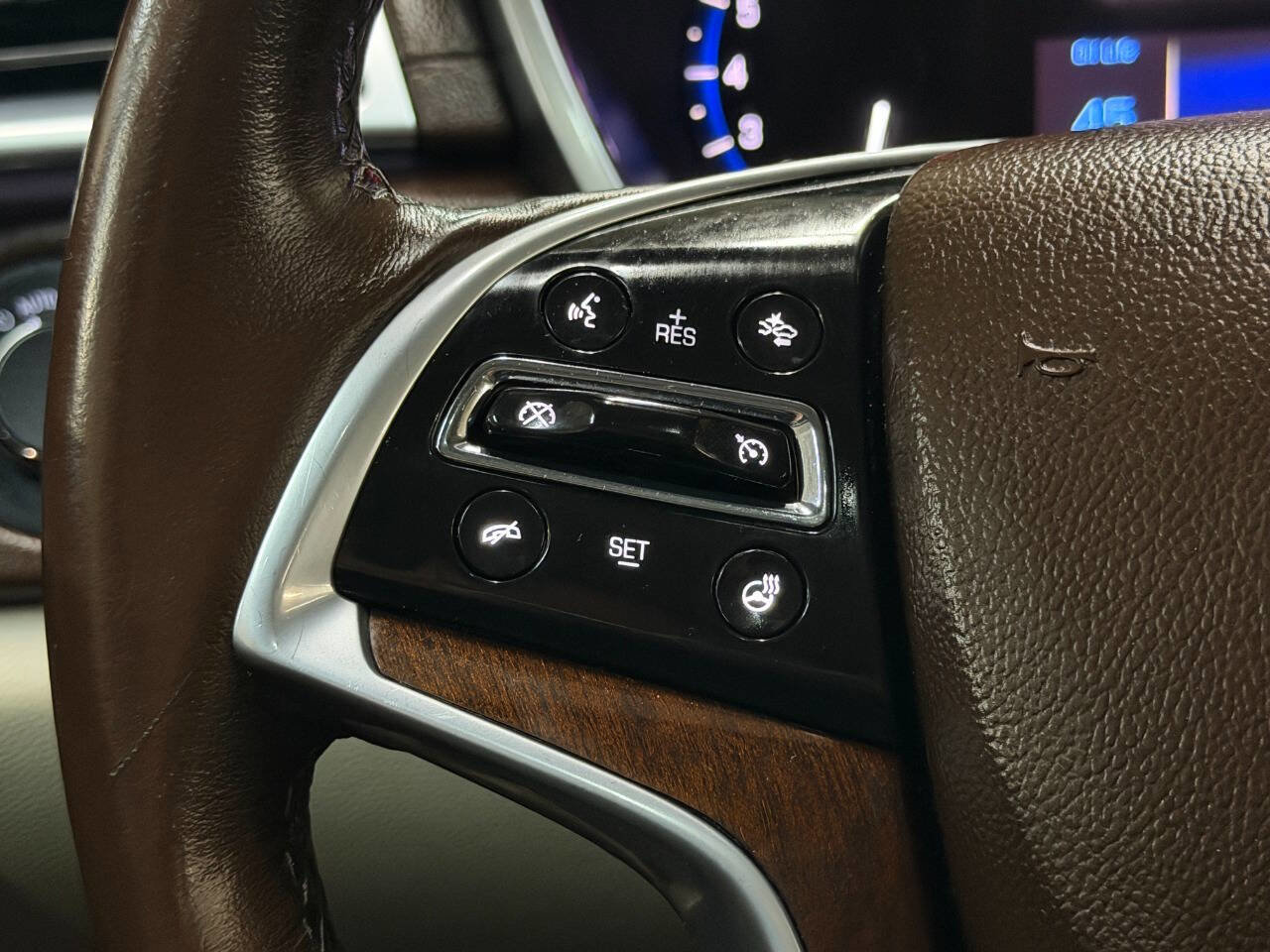 Used 2015 Cadillac SRX Luxury w/ Driver Awareness Package image 37