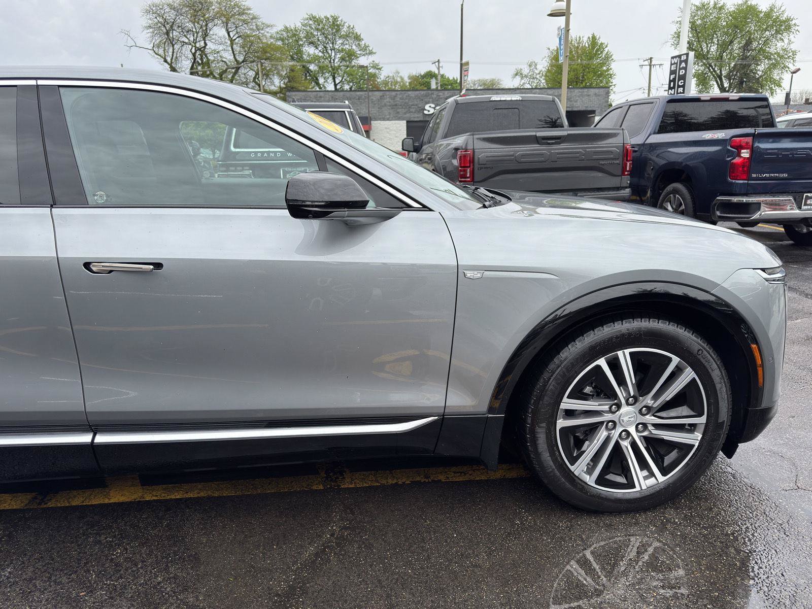Used 2024 Cadillac Lyriq Luxury AWD/4WD image 14
