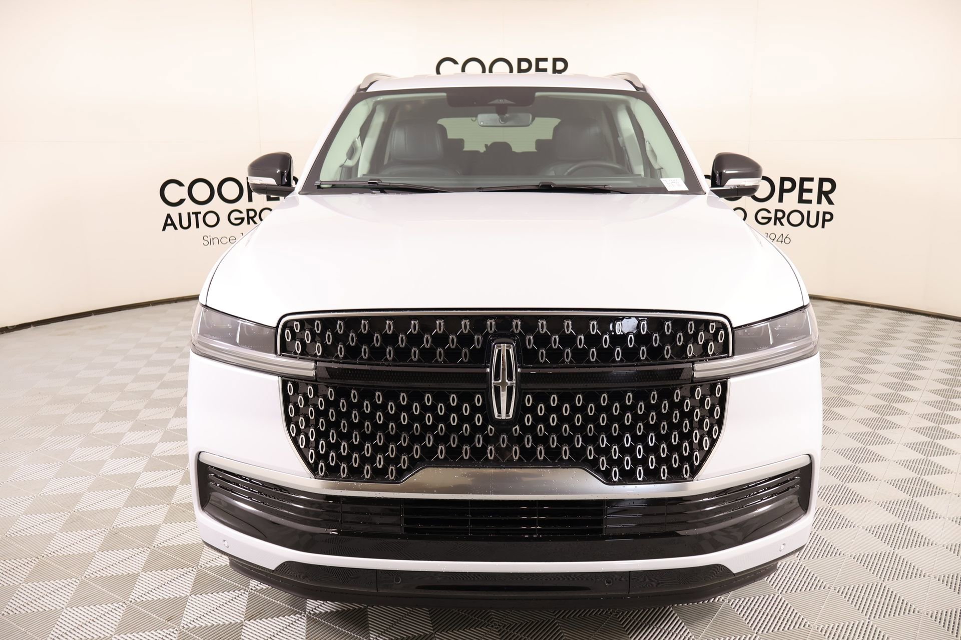 New 2026 Lincoln Navigator Premiere image 9