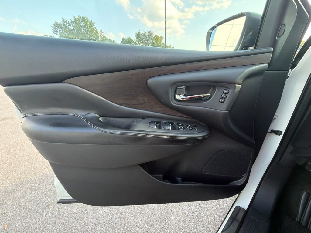 Used 2019 Nissan Murano Platinum w/ Cargo Package FWD image 24