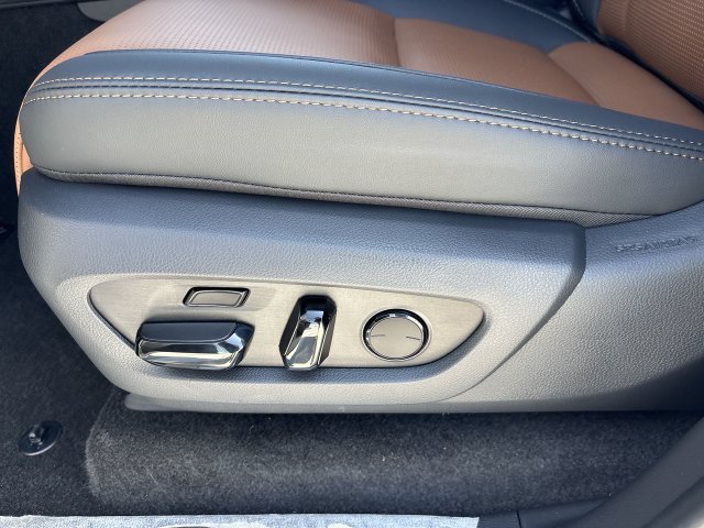 New 2026 Lexus GX 550 w/ Accessory Package (ZB) AWD/4WD image 12