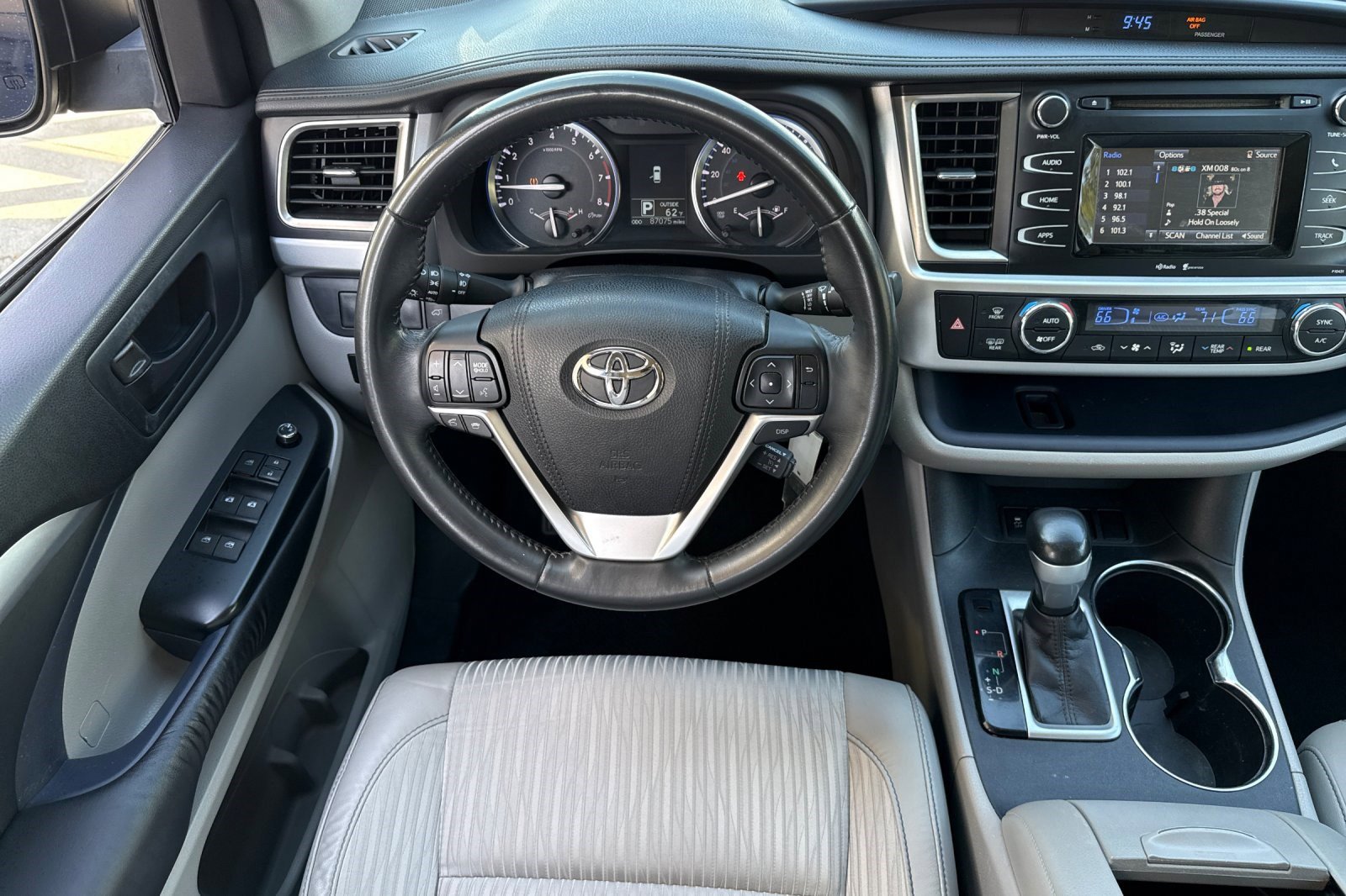 Used 2015 Toyota Highlander Plus FWD image 27