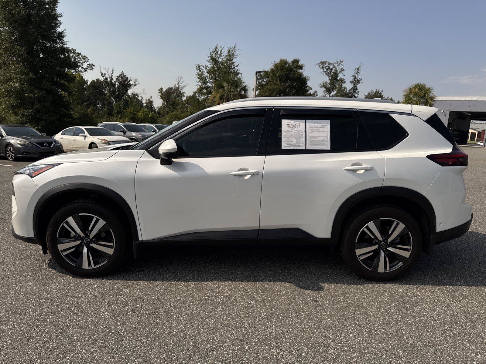 Used 2025 Nissan Rogue SL w/ SL Premium Package FWD image 6
