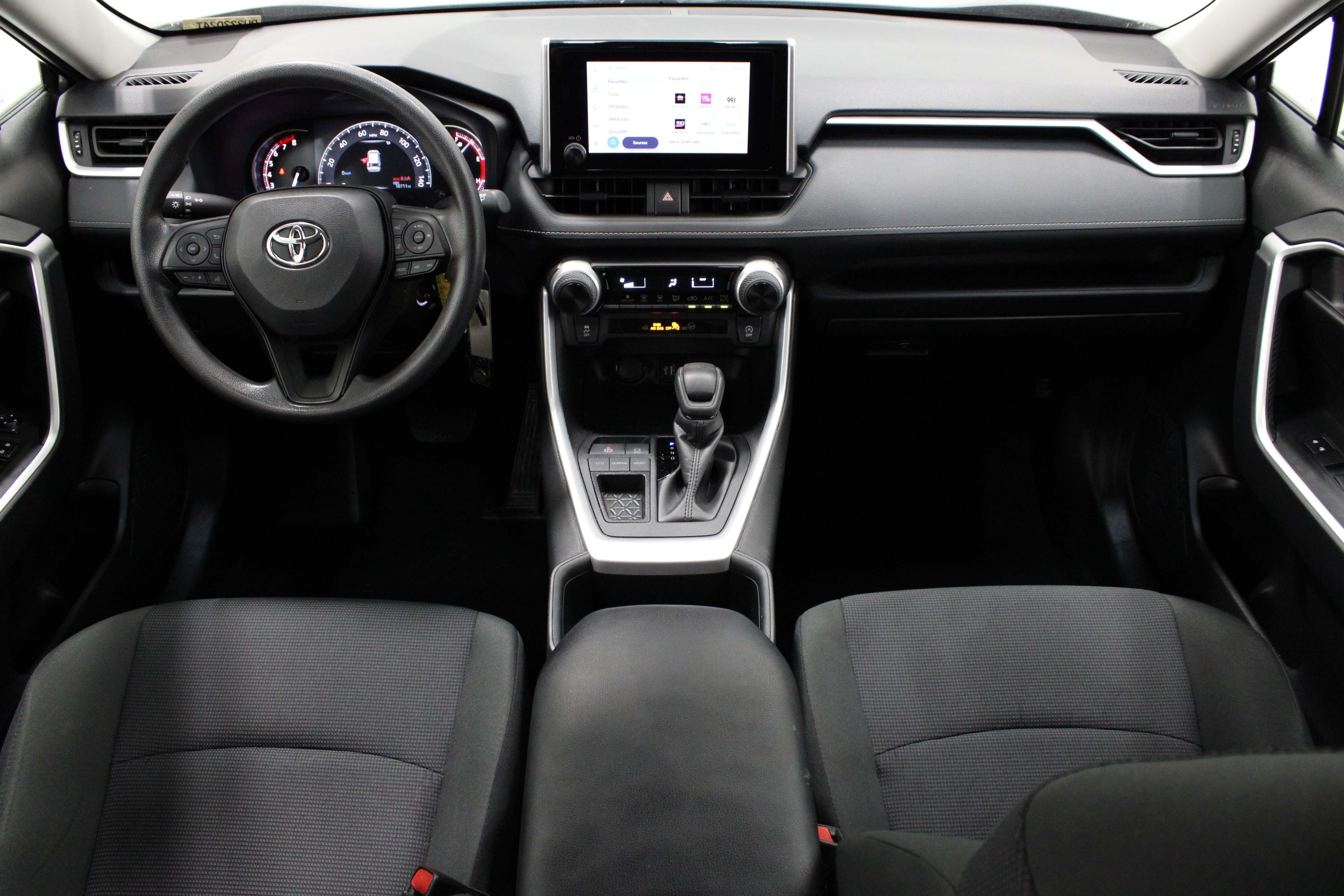 Certified 2024 Toyota RAV4 LE FWD image 25