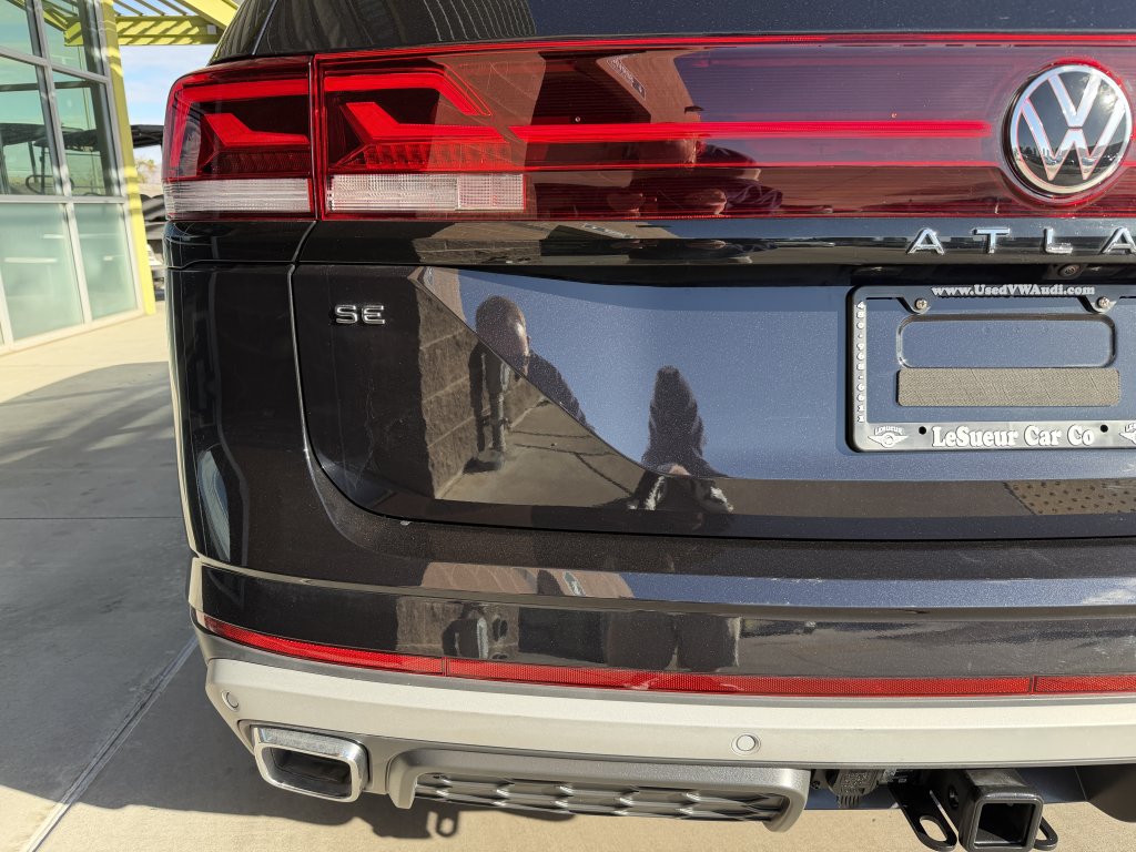 Used 2024 Volkswagen Atlas Peak Edition SE AWD/4WD image 14