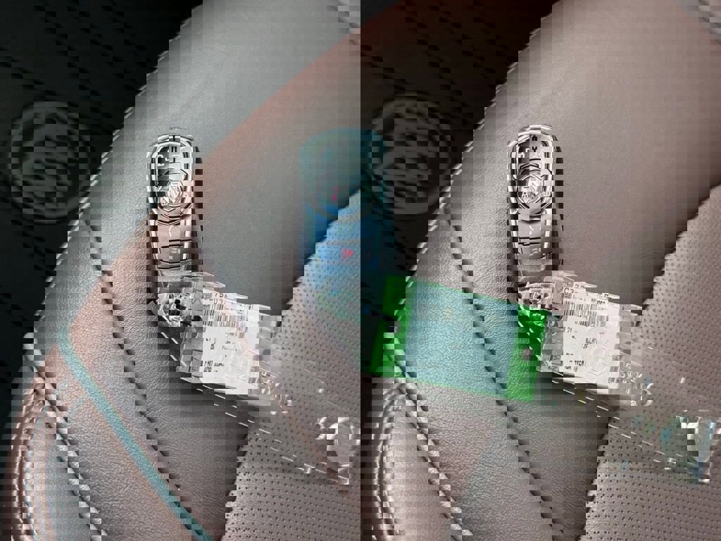 Used 2021 Buick Enclave Avenir w/ Avenir Technology Package image 40