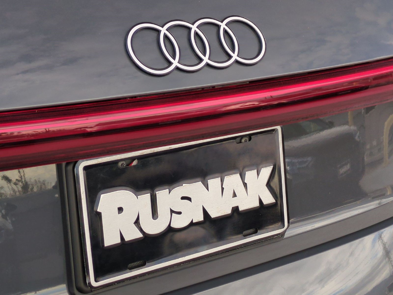 Used 2024 Audi Q8 e-tron Premium Plus AWD/4WD image 19