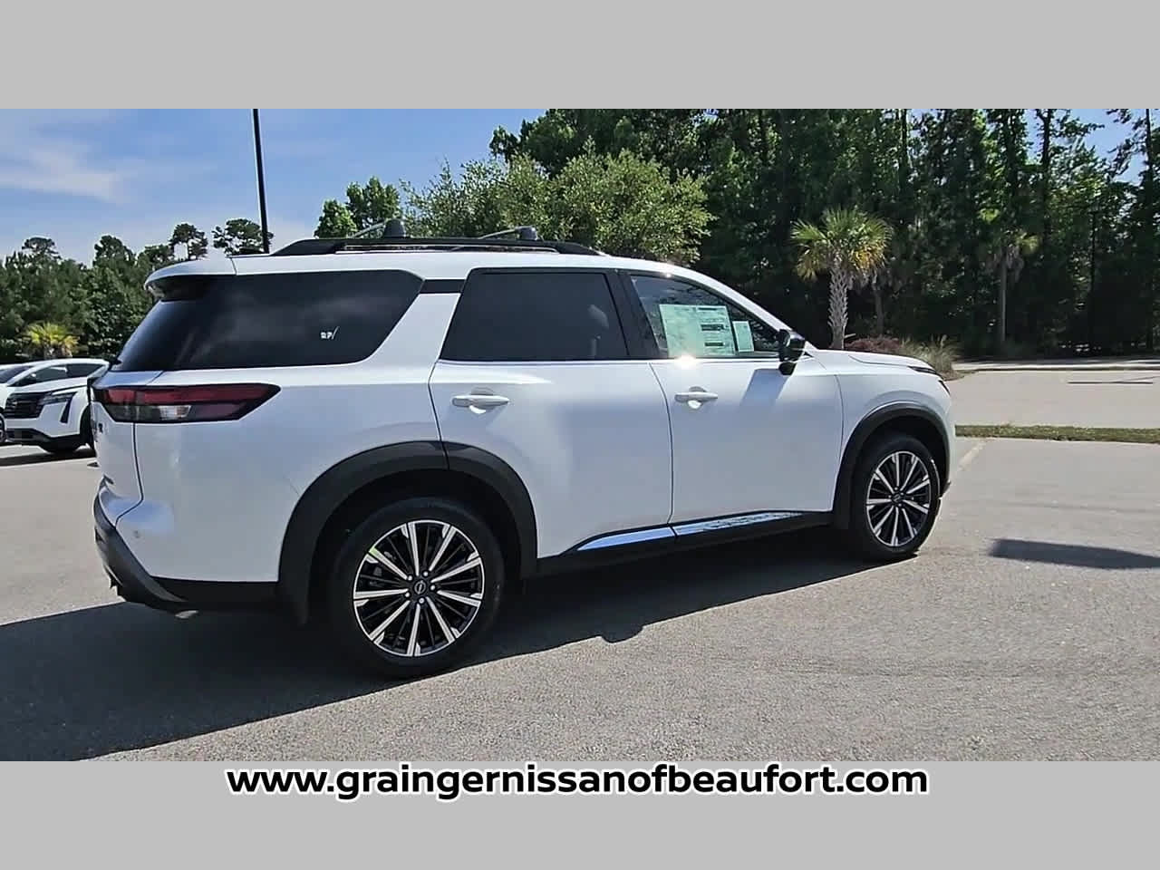 New 2026 Nissan Pathfinder Platinum FWD image 35