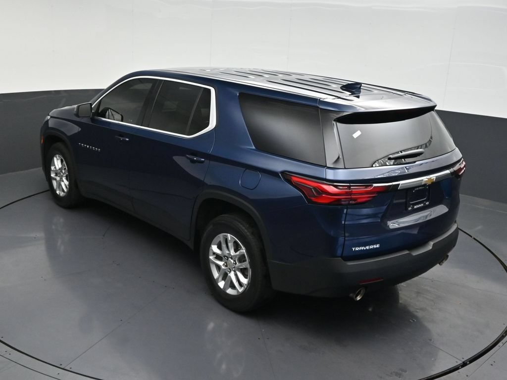 Used 2023 Chevrolet Traverse LS FWD image 18