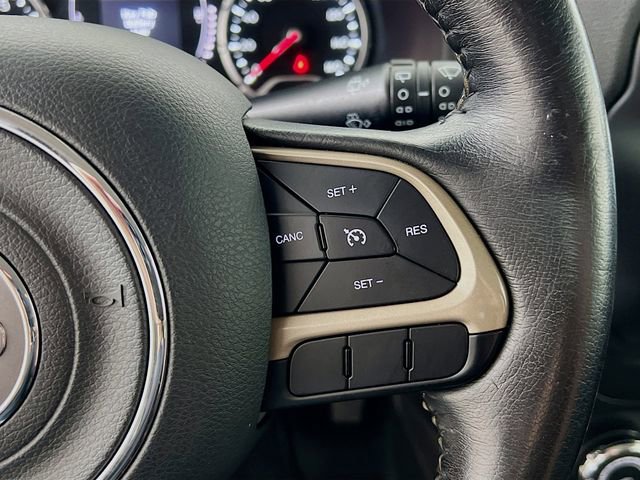 Used 2016 Jeep Renegade Latitude image 29