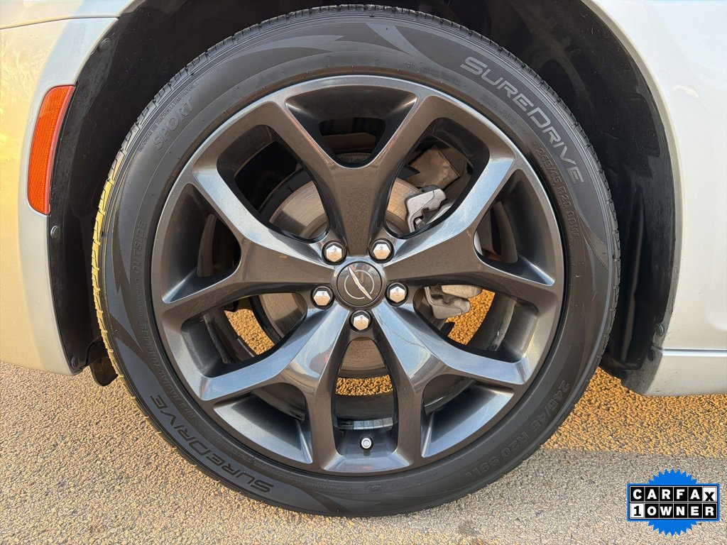 Used 2023 Chrysler 300 S image 9