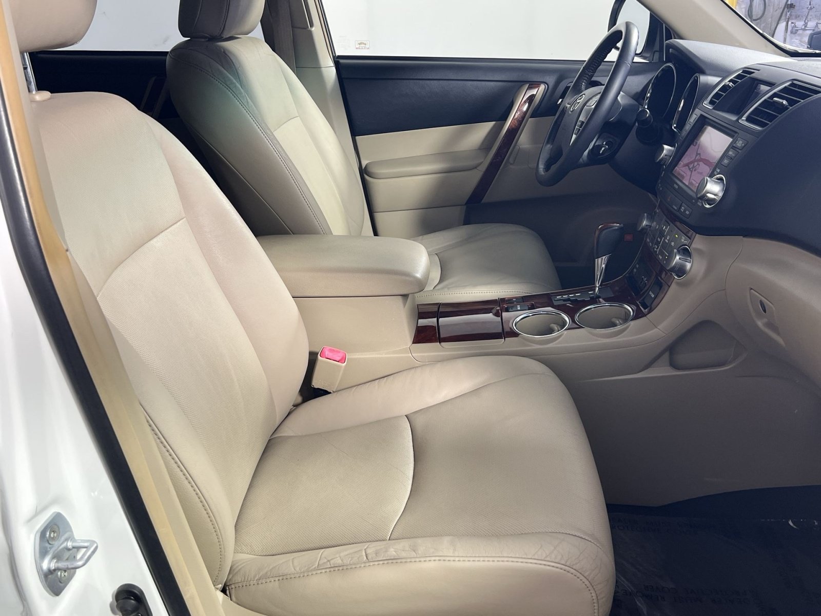 Used 2012 Toyota Highlander Limited AWD/4WD image 29
