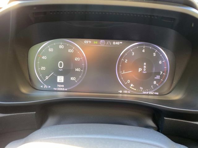 Used 2021 Volvo XC40 T5 Momentum image 16