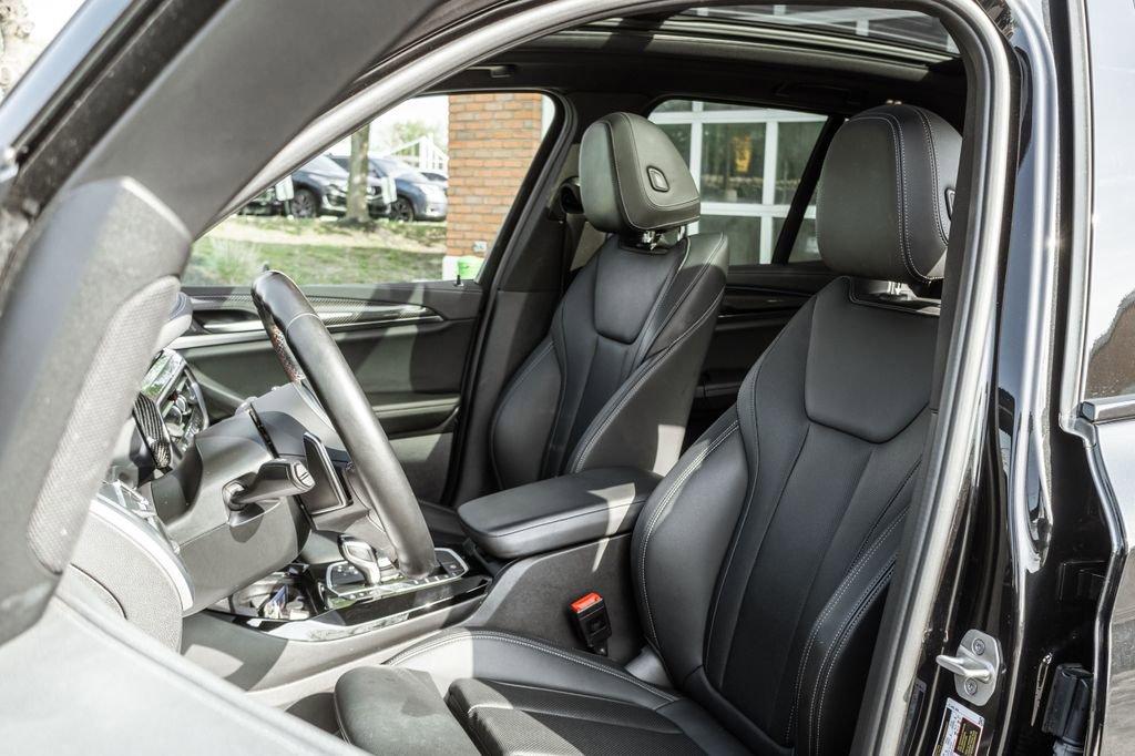 Used 2023 BMW X3 M40i w/ Parking Assistance Package image 6