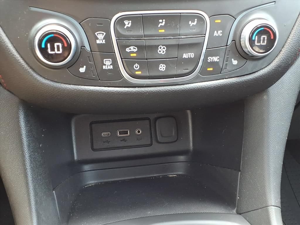 Used 2022 Chevrolet Equinox RS w/ LPO, Floor Liner Package FWD image 26