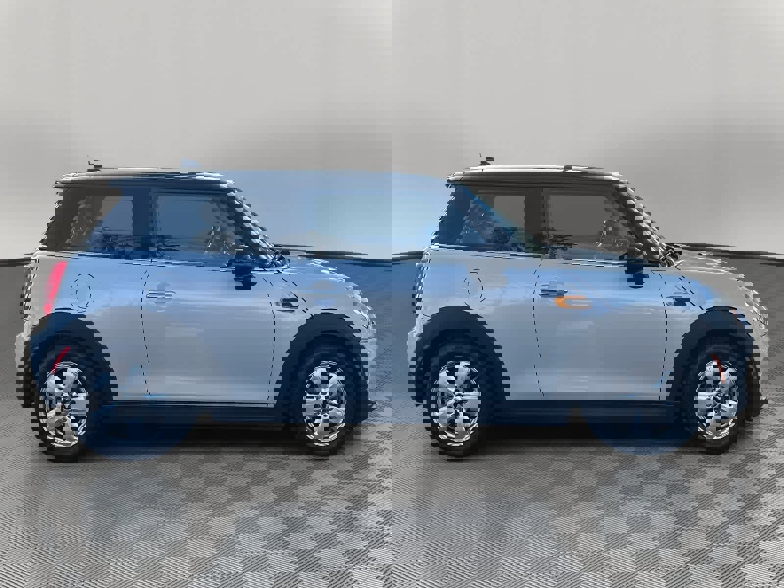 Used 2014 MINI Cooper 2-Door Hardtop image 4