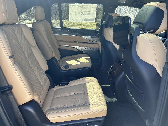 New 2025 Cadillac Escalade IQ Luxury 2 AWD/4WD image 3