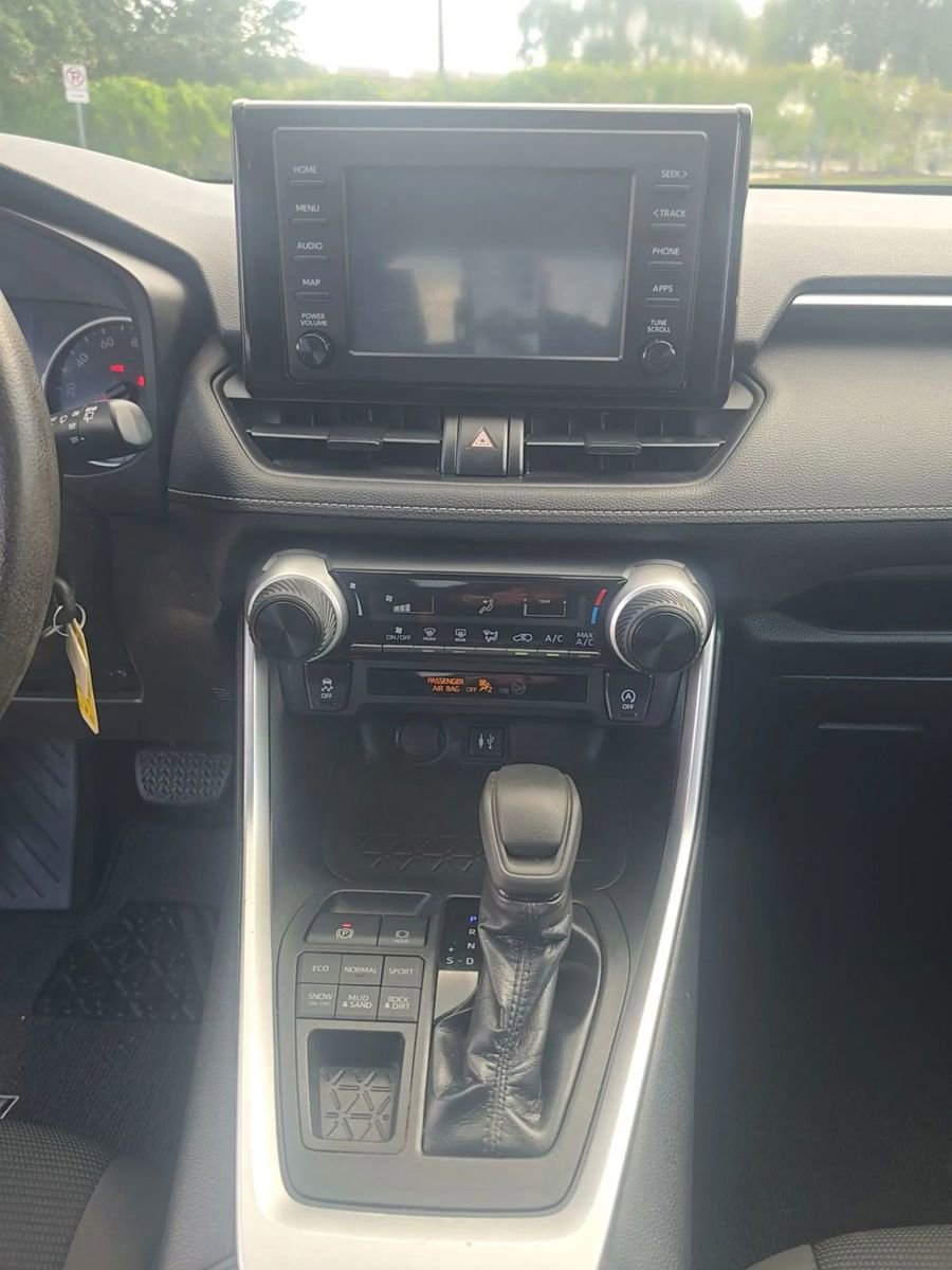 Used 2019 Toyota RAV4 LE w/ All Weather Liner Package AWD/4WD image 10