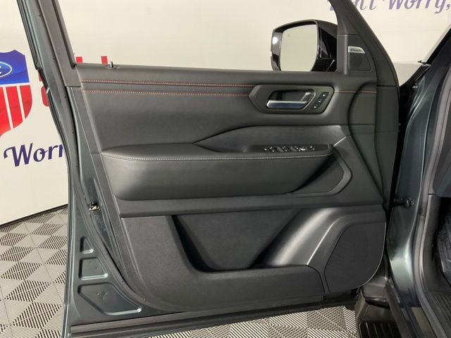 Used 2025 Nissan Armada PRO-4X w/ Pro-4X Premium Package image 12