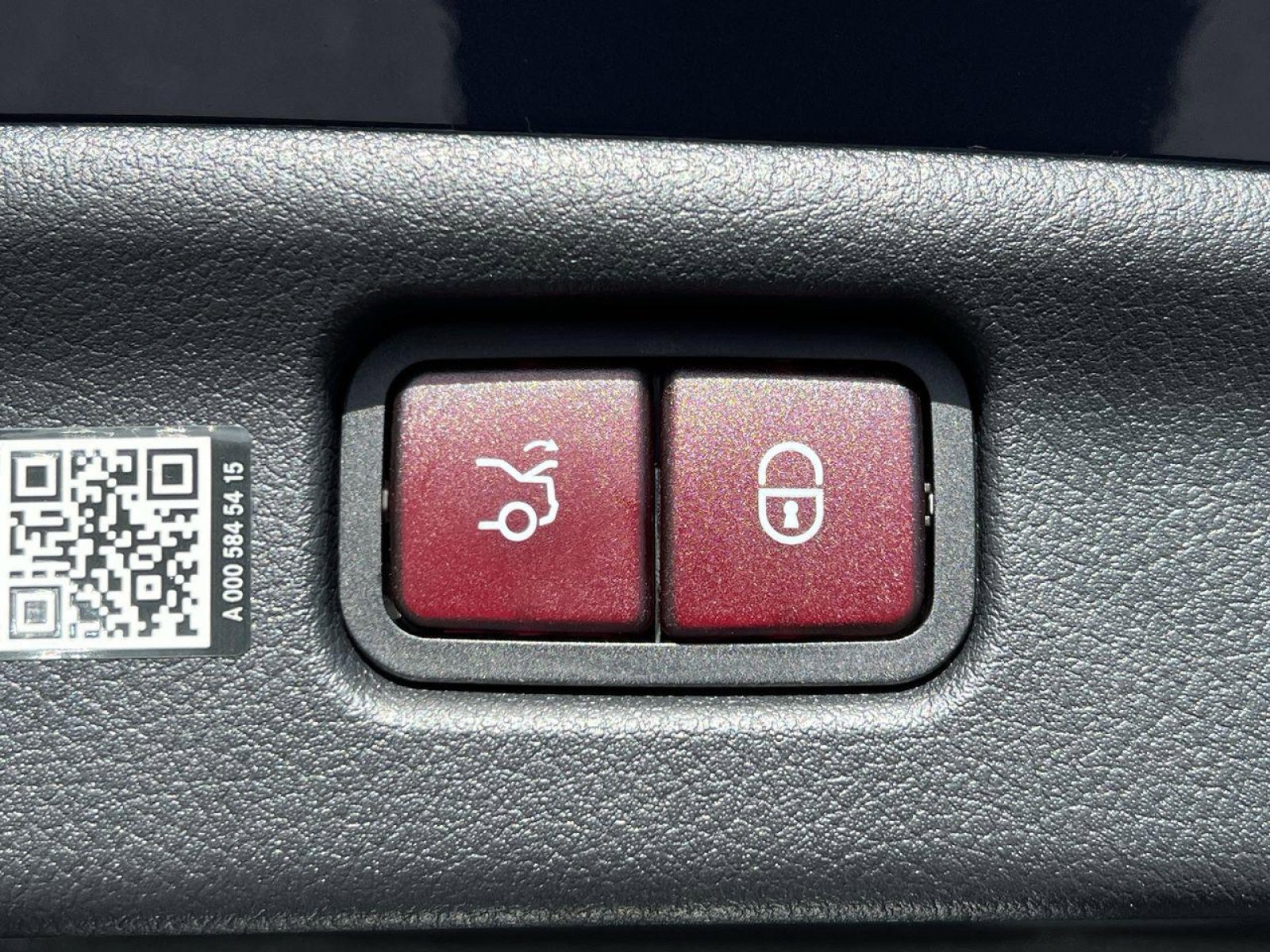 New 2025 Mercedes-Benz C 300 4MATIC Sedan image 25