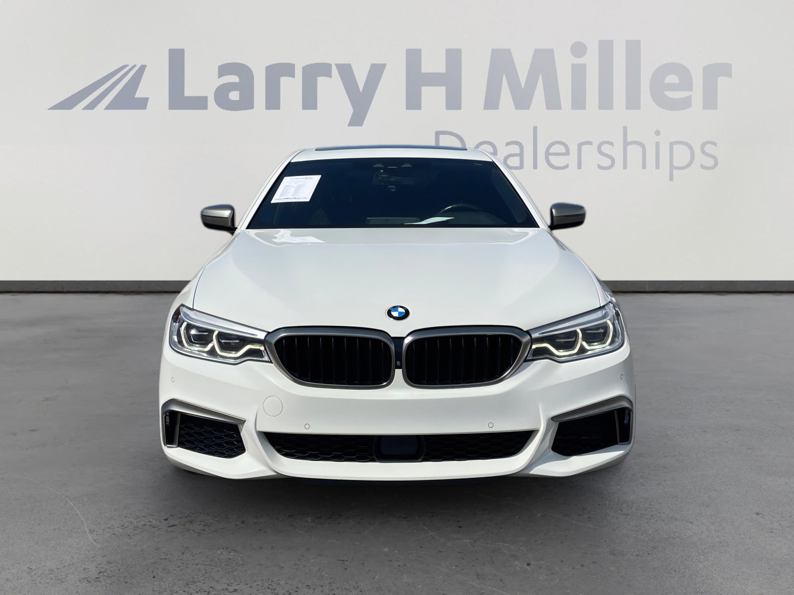 Used 2018 BMW M550i xDrive image 8