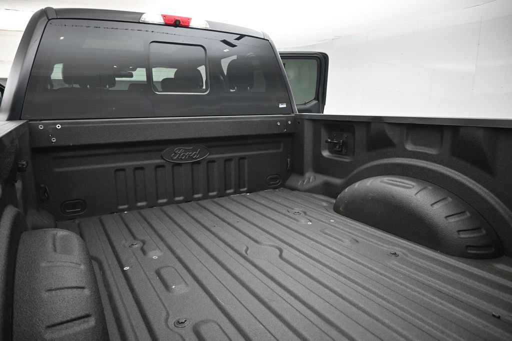 Used 2019 Ford F250 Platinum w/ Platinum Ultimate Package AWD/4WD image 25