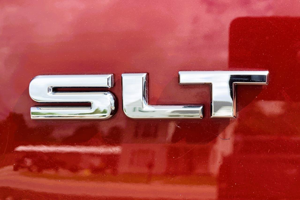 Used 2011 GMC Acadia SLT FWD image 50