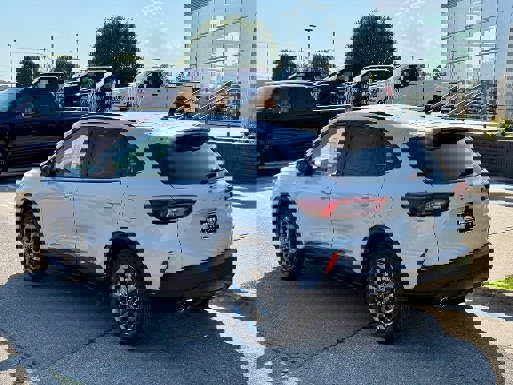 New 2026 Ford Escape ST-Line w/ Tech Pack #1 image 3