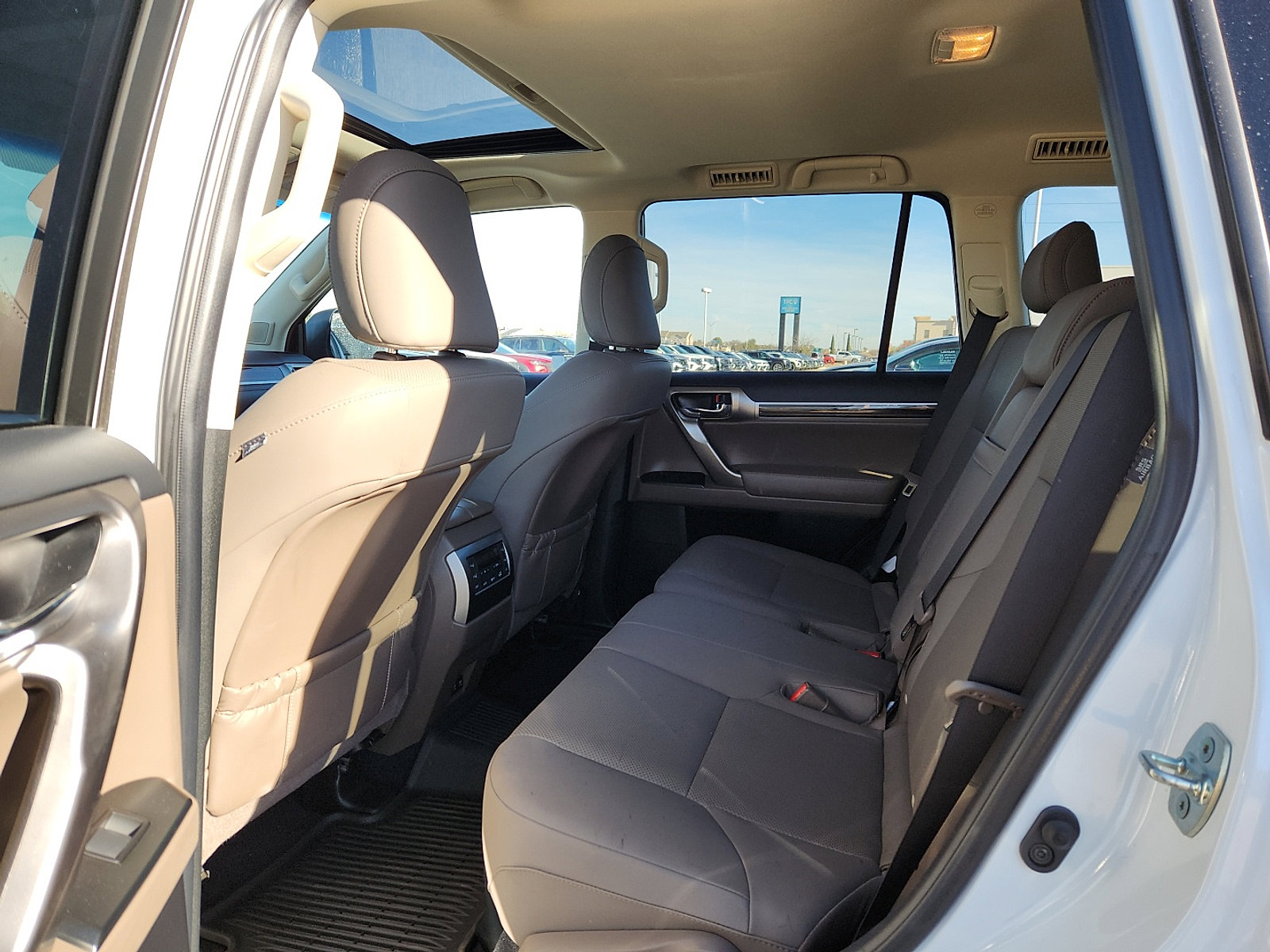 Used 2023 Lexus GX 460 Premium image 12