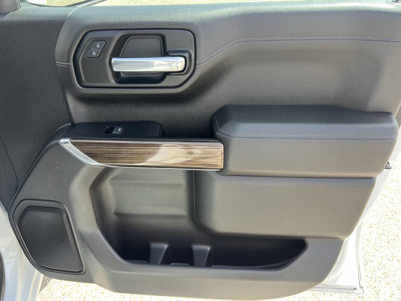 Used 2022 Chevrolet Silverado 1500 LT image 18