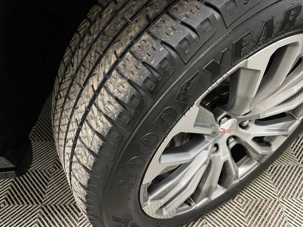 Certified 2022 GMC Yukon Denali w/ Denali Premium Package image 56