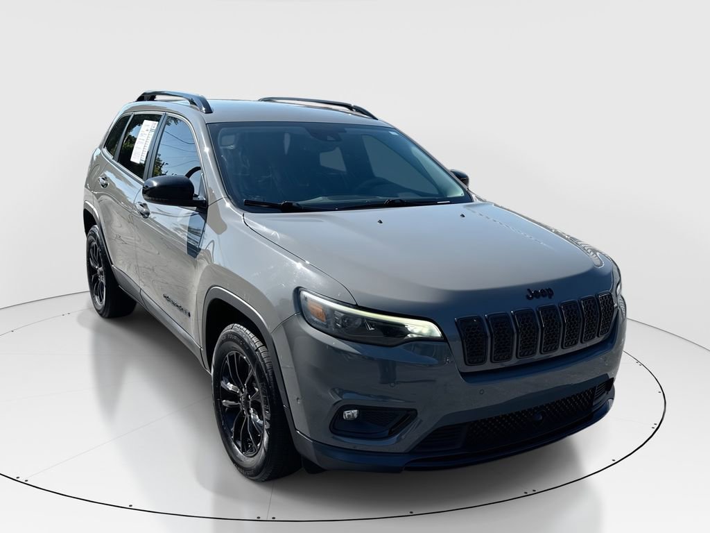 Used 2023 Jeep Cherokee Altitude Lux image 1