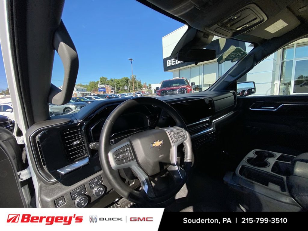Certified 2023 Chevrolet Silverado 1500 LT AWD/4WD image 12