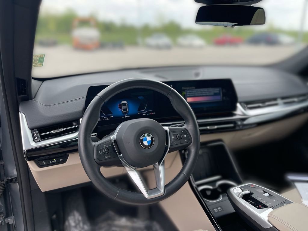Used 2025 BMW X2 xDrive28i AWD/4WD image 18