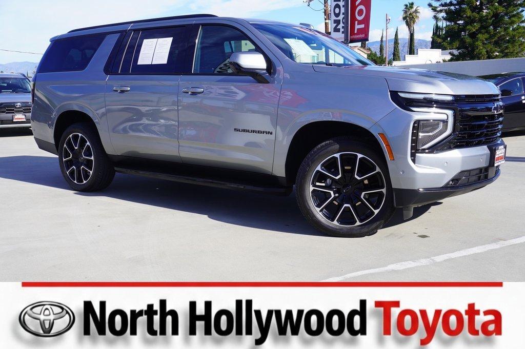 Used 2025 Chevrolet Suburban RST