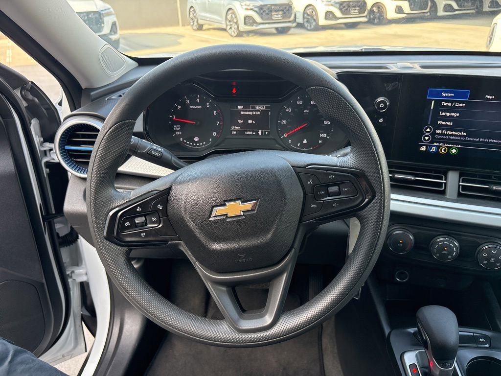 Used 2026 Chevrolet Trax LS FWD image 21