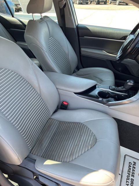 Used 2019 Toyota Camry SE w/ Convenience Package image 15