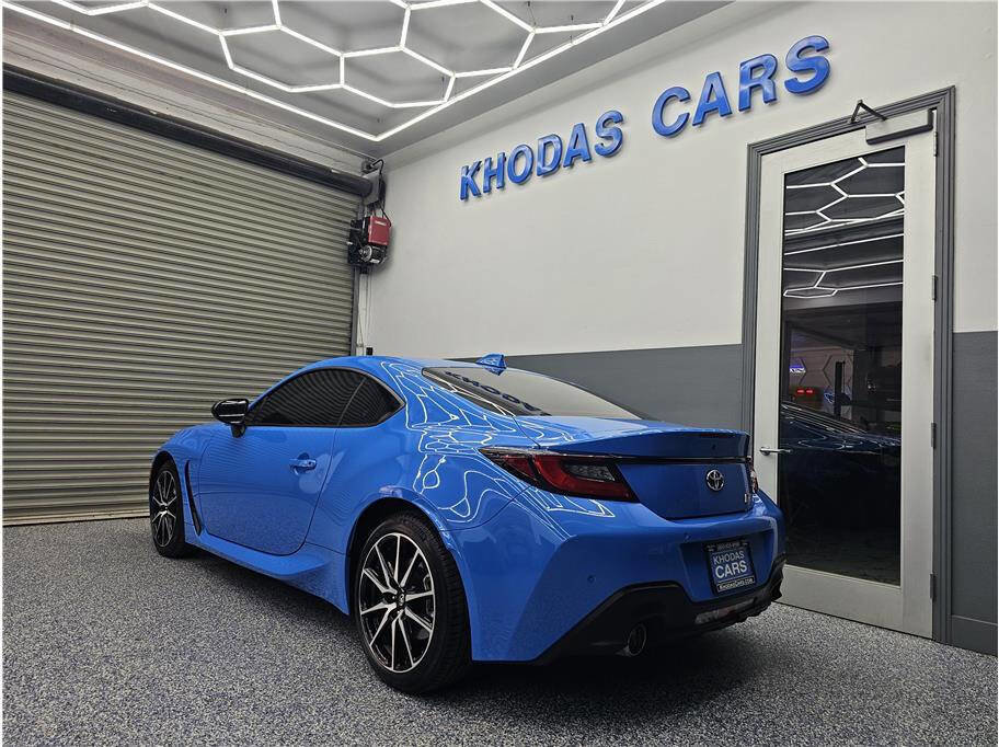 Used 2023 Toyota GR86 w/ ALL Weather Mat Package (TMS) image 3