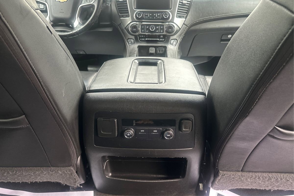 Used 2018 Chevrolet Suburban LT image 20